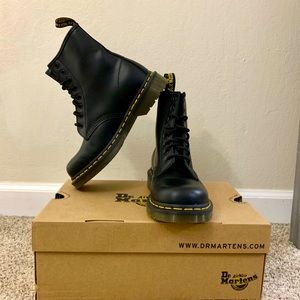 Dr Marten 1460 8-Eye Boot Size 6